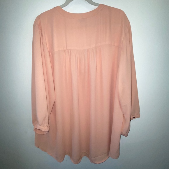 Like New peach spring Torrid Blouse/top - Picture 2 of 3